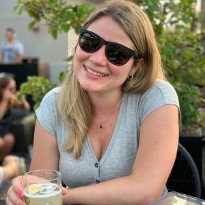 Meet your Posher, Olivia